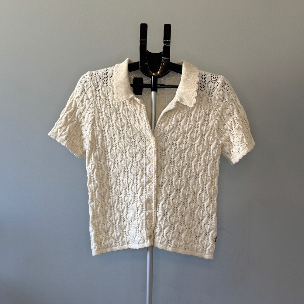 Levi’s Cream Pointelle Knit Collared Button Top – Size M